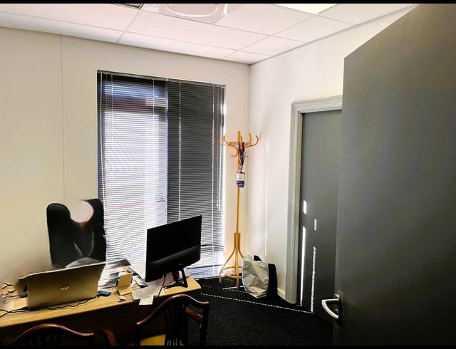 93M² OFFICE TO LET IN WESTLAKE